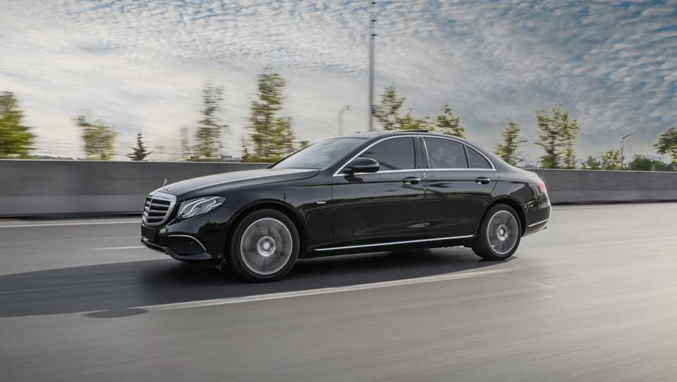 تست و بررسی مرسدس‌ بنز E350e