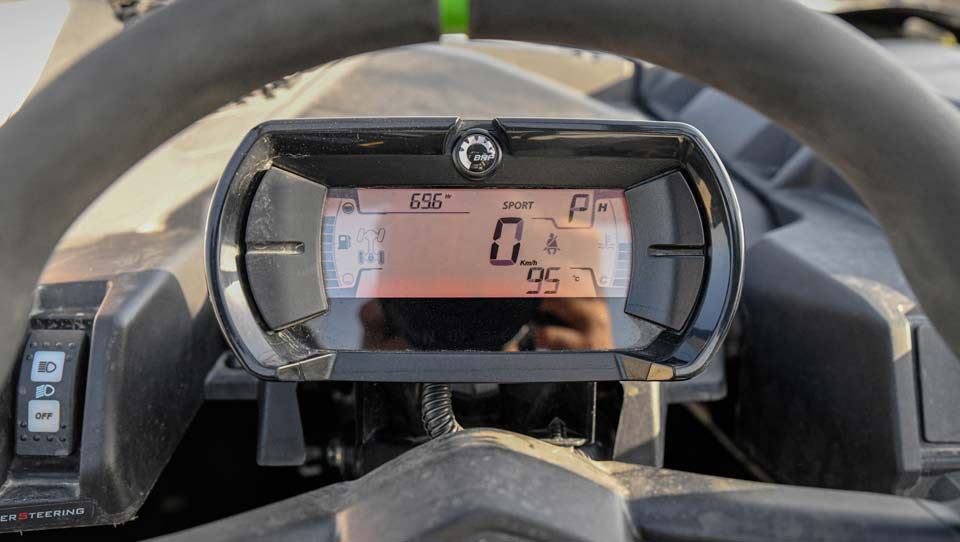 امکانات کابین کن‌ ام موریک DS Turbo RR