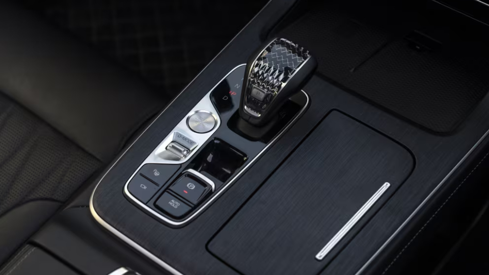 بررسی جی ای سی GS8 جیران موتور (GAC GS8)