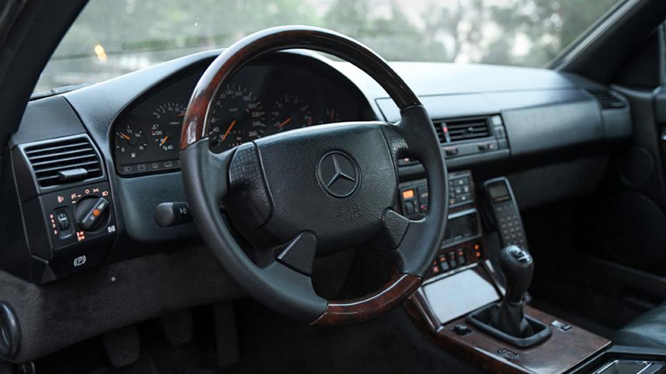 ملاقات با مرسدس‌بنز SL اتاق R129
