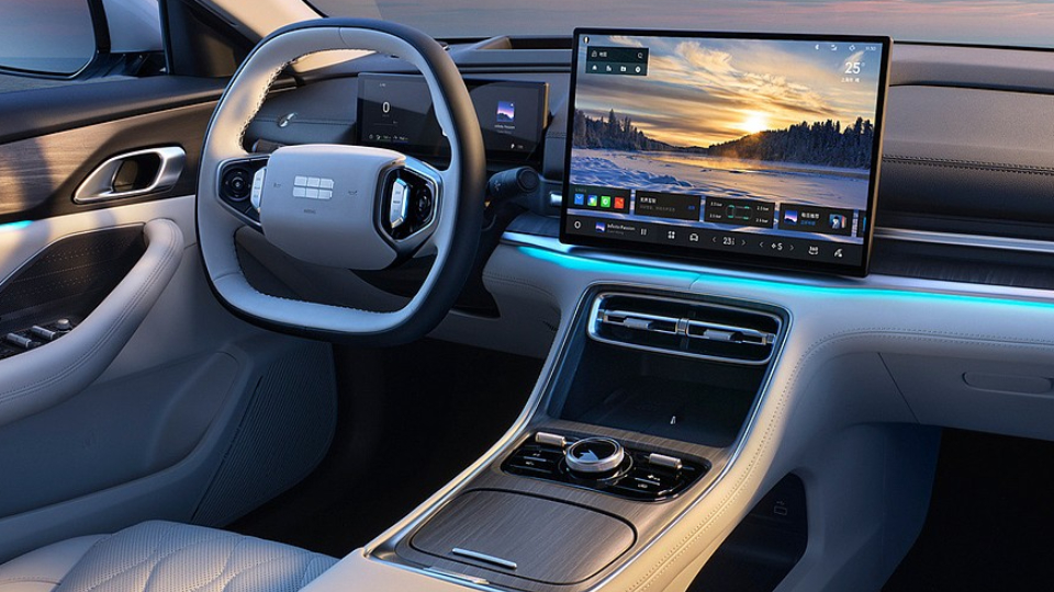 معرفی جیلی گلکسی A7 PHEV