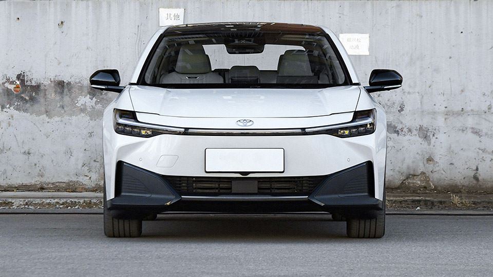 بررسی تویوتا بی زد 3 برقی برساوش (Toyota BZ3)