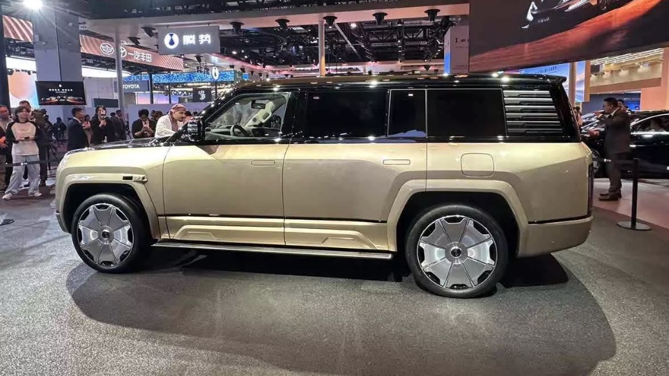 معرفی بی وای دی یانگ وانگ U8L