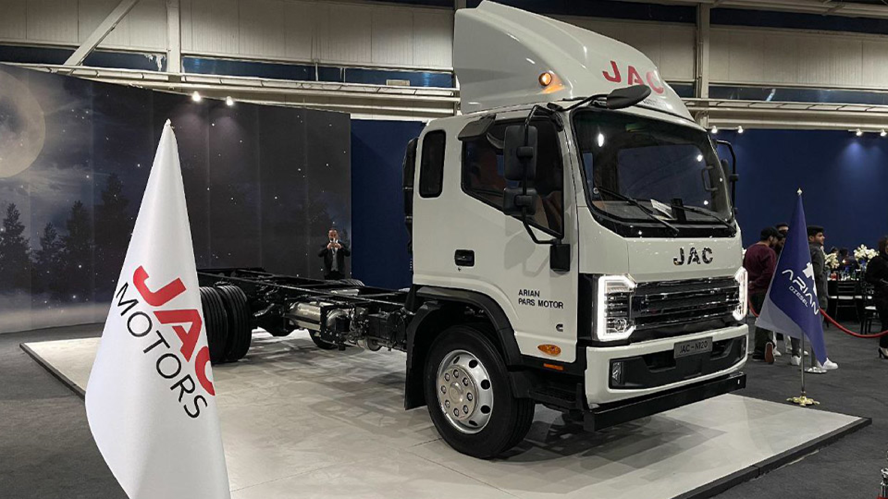 بررسی کامیونت جک 12 تن آرین دیزل (JAC N120)