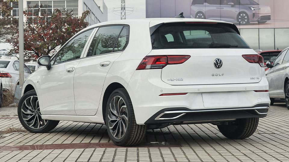بررسی فولکس واگن گلف پرو آسیا گستر کارن (VW Golf Pro)