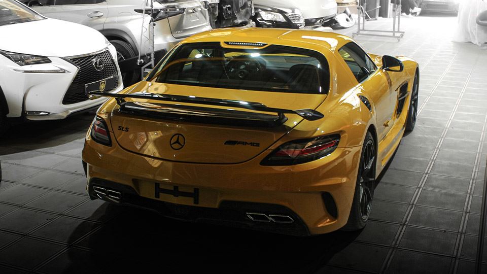ملاقات با مرسدس‌ بنز SLS Black Series