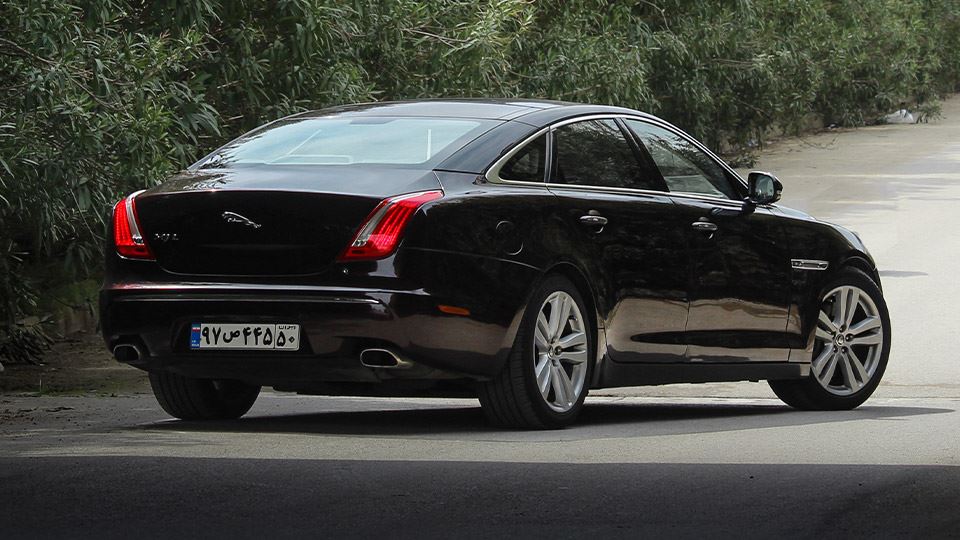 تست و بررسی جگوار XJ-L