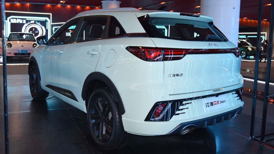 بررسی کی ام سی JS6 پلاگین هیبرید (JAC QX PHEV)