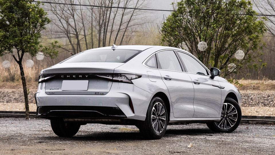 بررسی فونیکس آریزو 8 پلاگین هیبرید (Arrizo 8 PHEV)