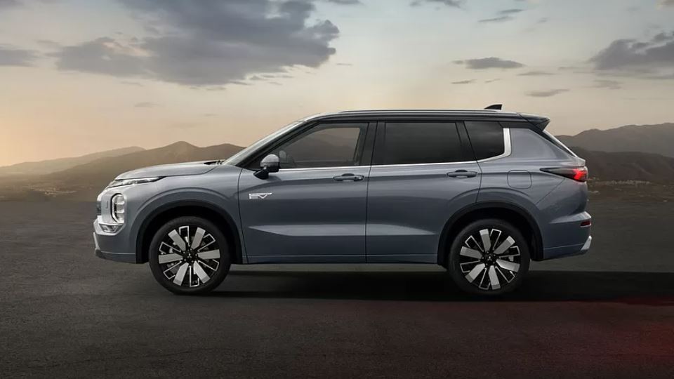معرفی میتسوبیشی اوتلندر PHEV مدل 2025