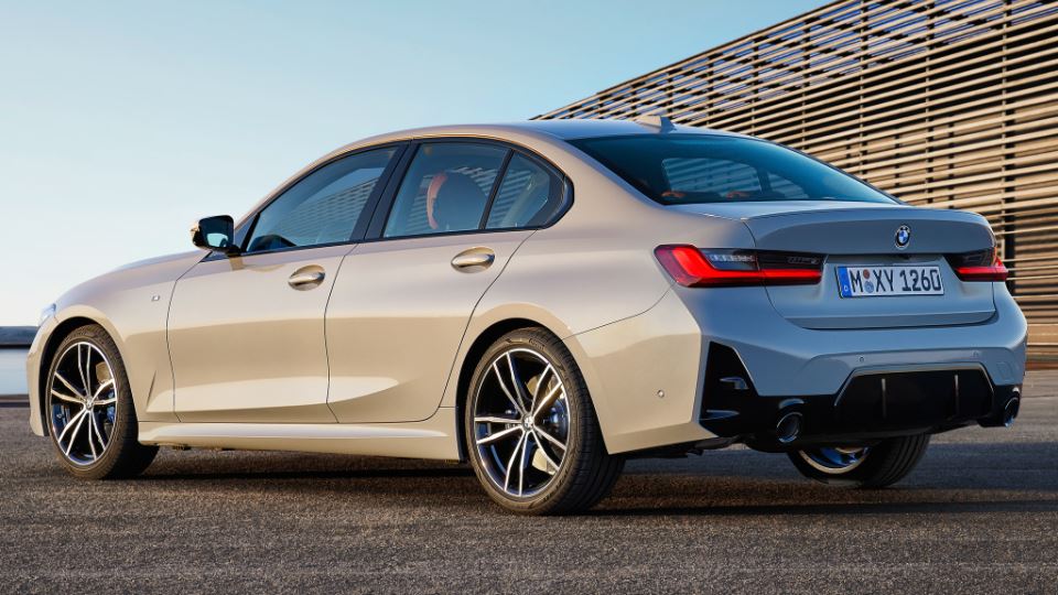 بررسی ب ام و 318 وارداتی پرشیا خودرو (BMW 318)