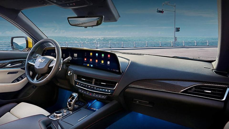 کادیلاک CT5 مدل 2025 نسخه بازار چین