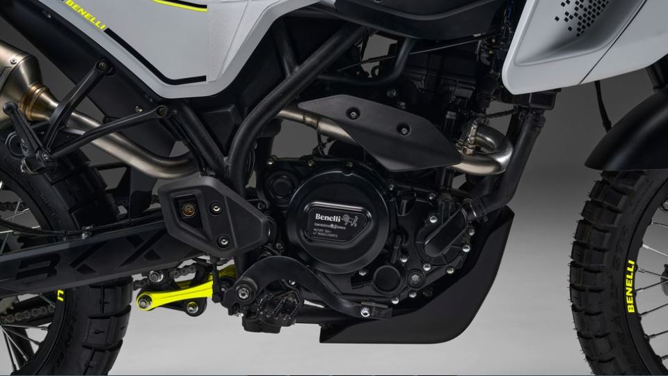 معرفی بنلی BKX 300 و BKX 300 S