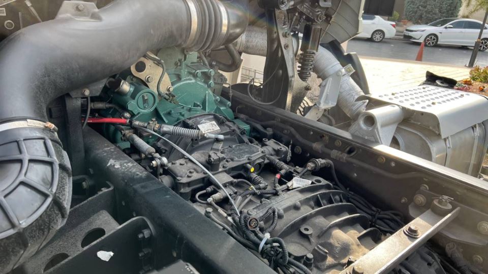 بررسی کامیون کمپرسی فاو 460 دو محور